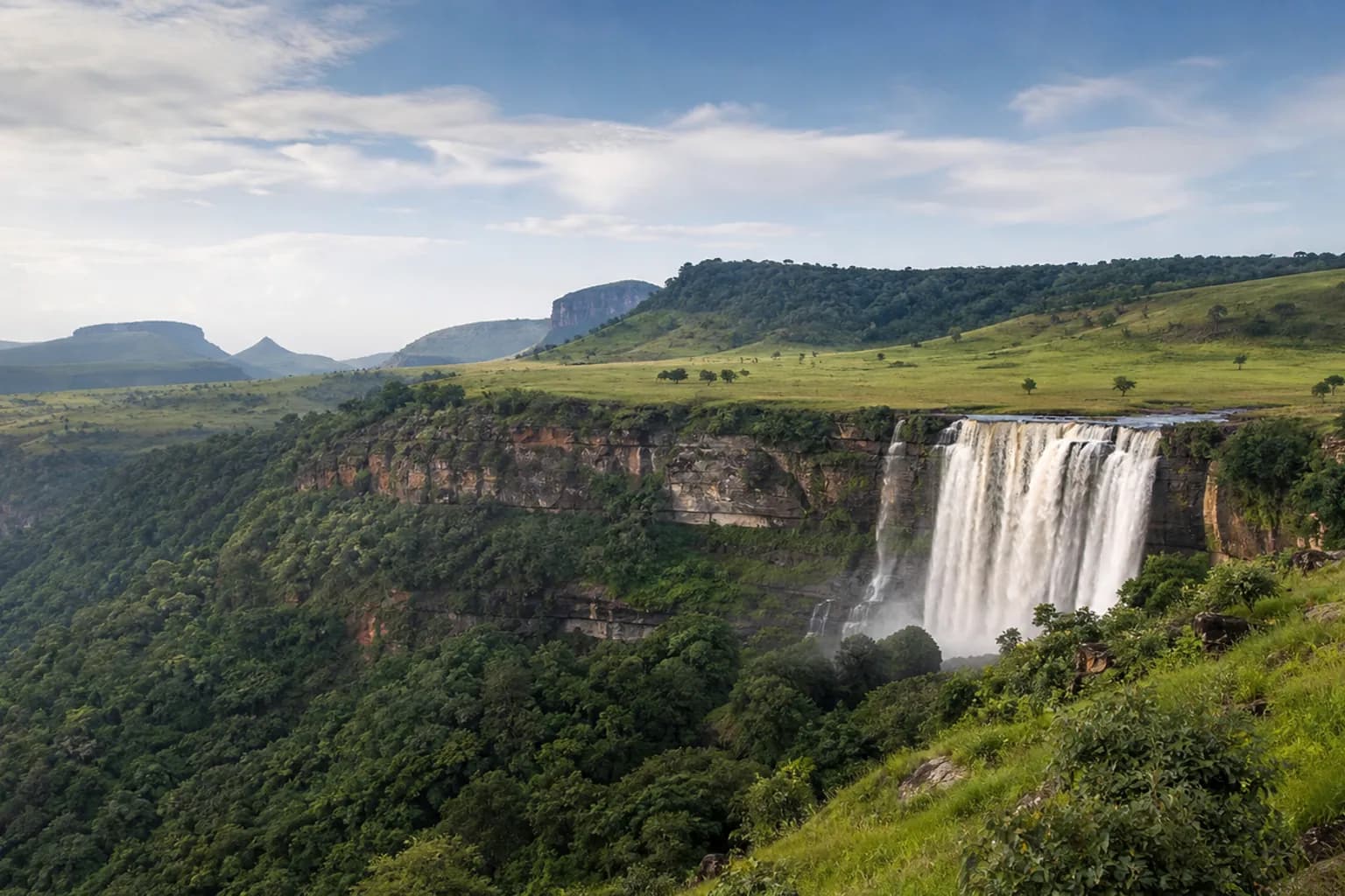 Guinea travel destination scenery