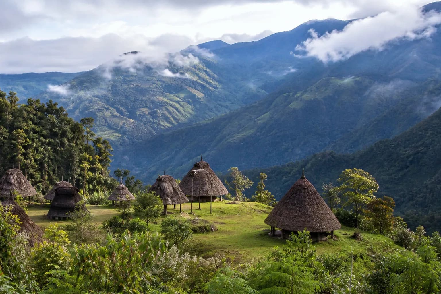 Papua New Guinea travel destination scenery